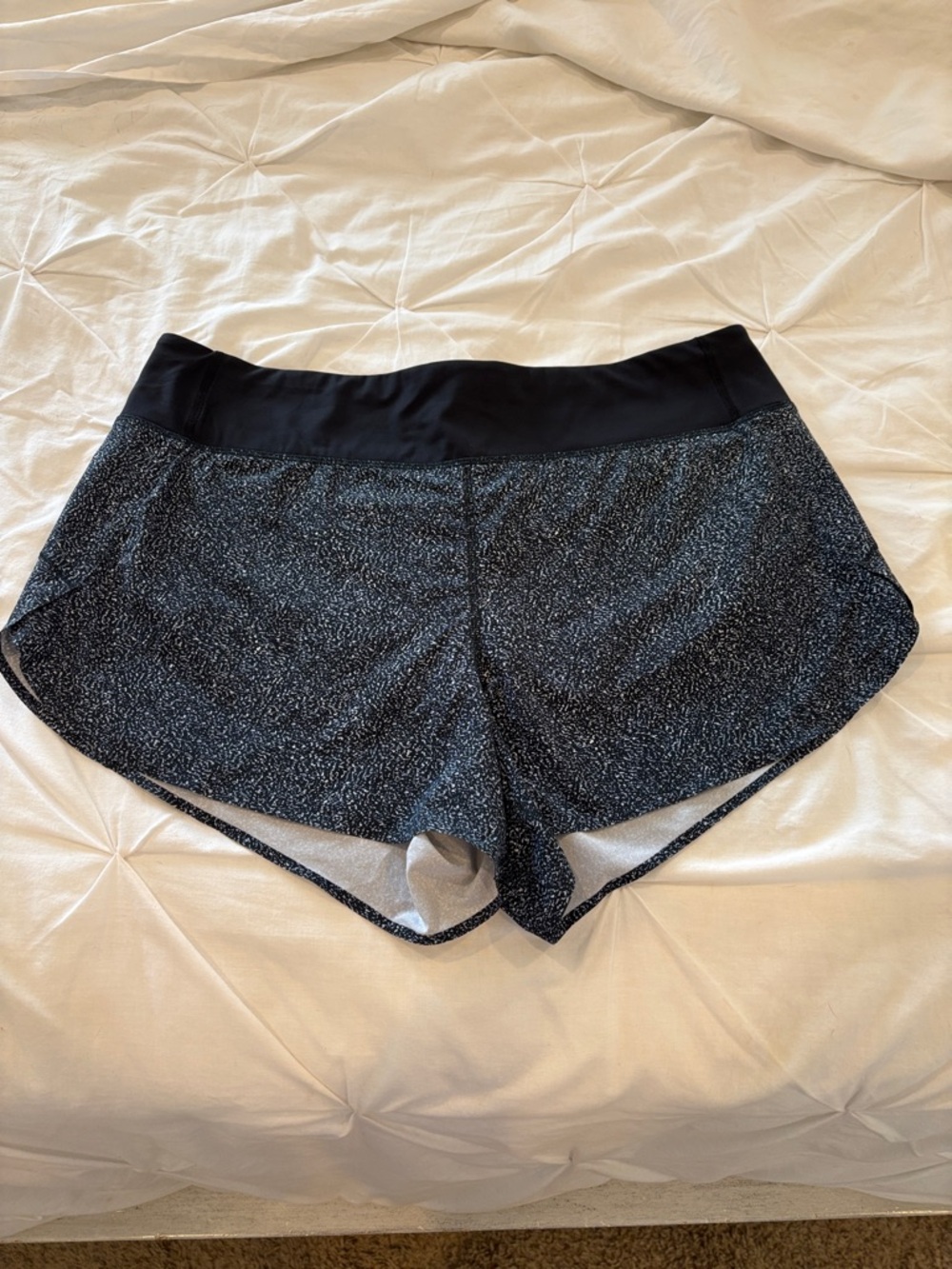Athleta run with it Black Speckle Athletic Shorts 3in